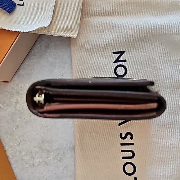 ✨️AUTHENTIC✨️ Louis Vuitton Monogram Porte Monnaie Bifold Wallet - Picture 12 of 16